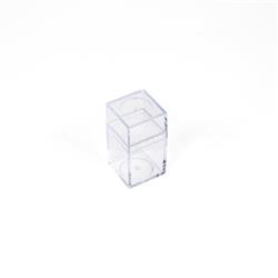 Plastikowe pudełko: 3 x 3 x 5,7 cm.-7362